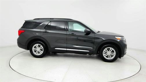Green 2022 Ford Explorer XLT