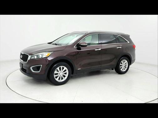 Red 2016 Kia Sorento LX