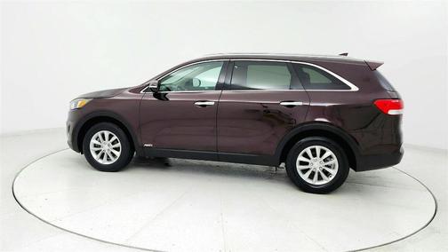 Red 2016 Kia Sorento LX