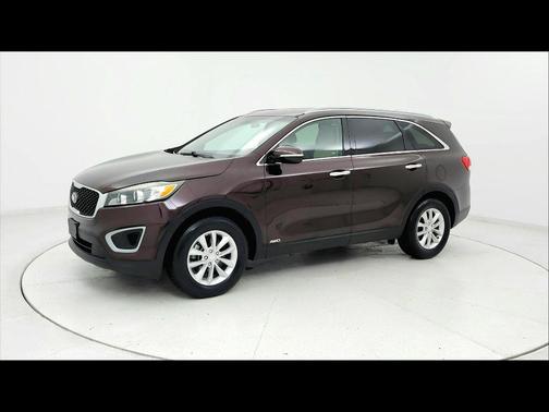 Red 2016 Kia Sorento LX