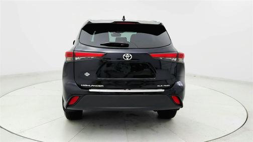 Black 2020 Toyota Highlander XLE