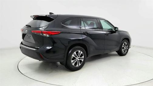 Black 2020 Toyota Highlander XLE
