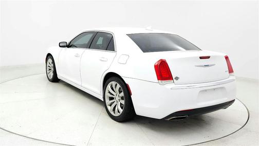 White 2019 Chrysler 300 Touring