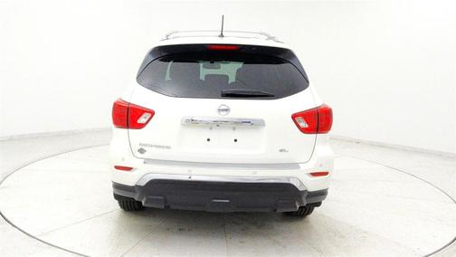 White 2017 Nissan Pathfinder SL