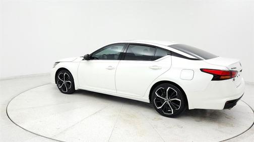White 2024 Nissan Altima 2.5 SR
