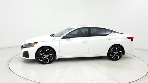 White 2024 Nissan Altima 2.5 SR