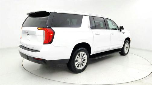 White 2024 GMC Yukon XL SLT
