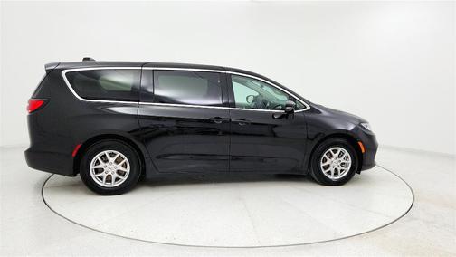 2024 Chrysler Pacifica Touring-L