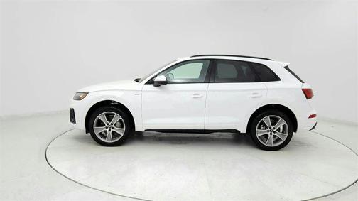 Arkona White 2025 Audi Q5 45 S line quattro Premium
