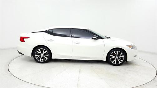 White 2017 Nissan Maxima 3.5 SV