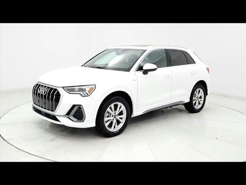 Arkona White 2025 Audi Q3 45 S line Premium