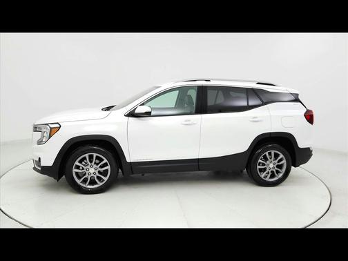 White 2024 GMC Terrain SLT