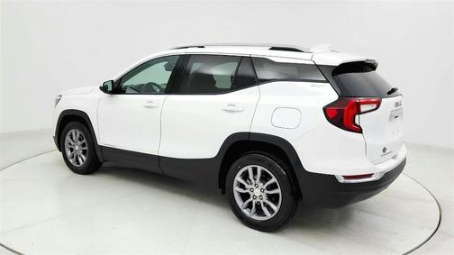White 2024 GMC Terrain SLT