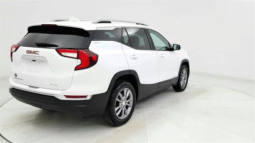 White 2024 GMC Terrain SLT