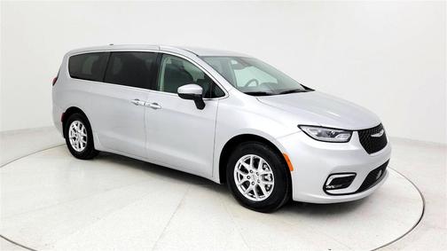 2023 Chrysler Pacifica Touring-L