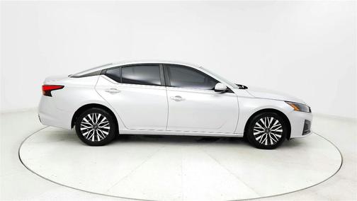Silver 2023 Nissan Altima 2.5 SV