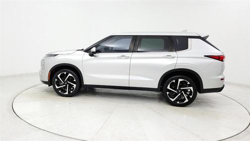 Silver 2022 Mitsubishi Outlander ES