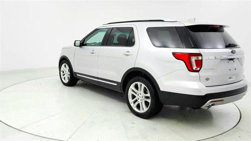 Silver 2016 Ford Explorer Limited