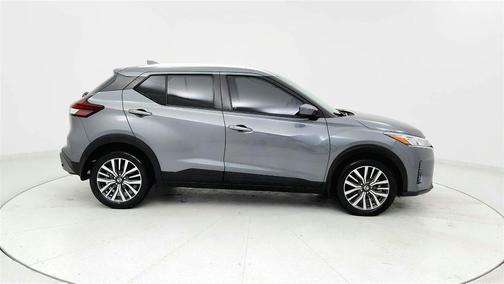 Gun Metallic 2021 Nissan Kicks SV