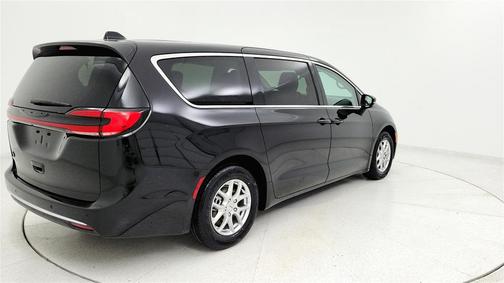 2024 Chrysler Pacifica Touring-L