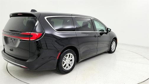 2024 Chrysler Pacifica Touring-L