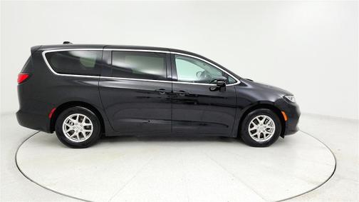 2024 Chrysler Pacifica Touring-L