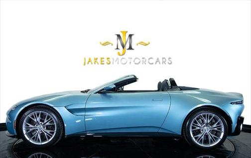 2021 Aston Martin Vantage Roadster
