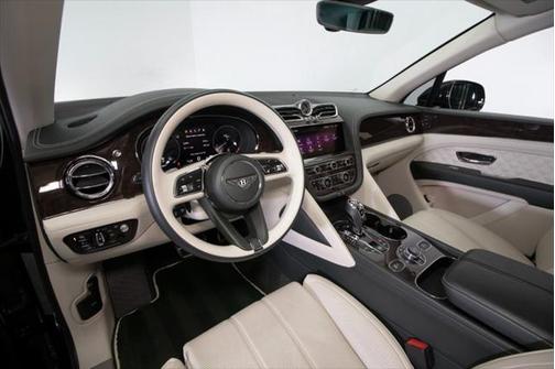 2022 Bentley Bentayga V8