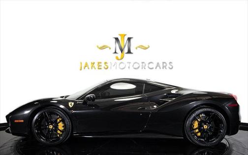2018 Ferrari 488 GTB *FRESH SERVICE / NEW MICHELIN TIRES*
