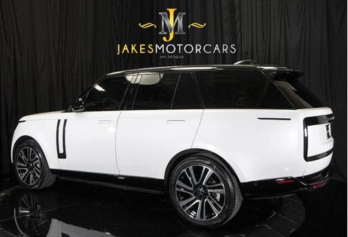 2023 Land Rover Range Rover P530 SE
