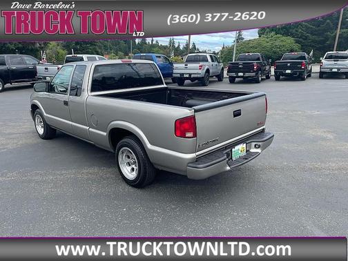 Pewter 2002 GMC Sonoma SLS