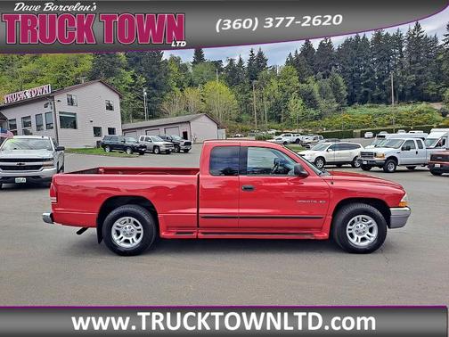 Red 2001 Dodge Dakota SLT Club Cab