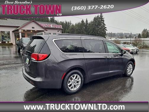 2020 Chrysler Voyager LXI