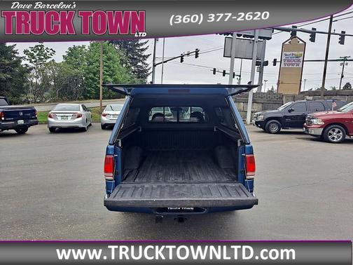 Blue 2003 Dodge Dakota Sport
