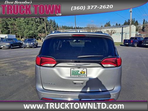 2017 Chrysler Pacifica Touring-L