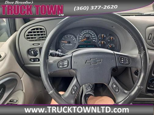 Blue 2004 Chevrolet Trailblazer LT