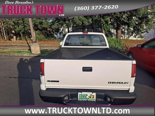 2003 Chevrolet S-10 Base