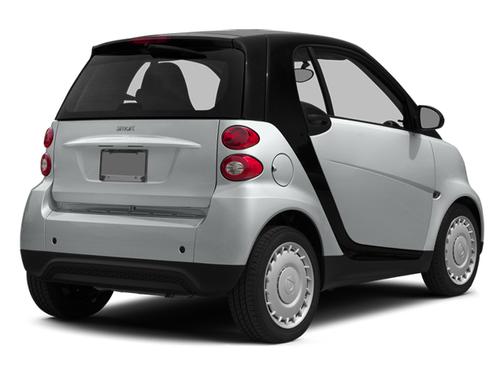 White 2014 smart ForTwo passion