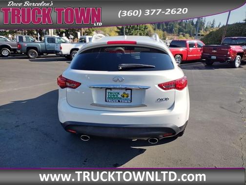 2014 INFINITI QX70 Base