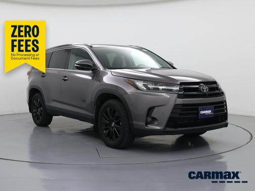 Gray 2019 Toyota Highlander SE