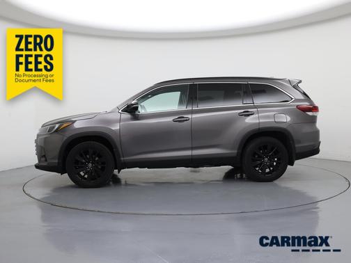 Gray 2019 Toyota Highlander SE