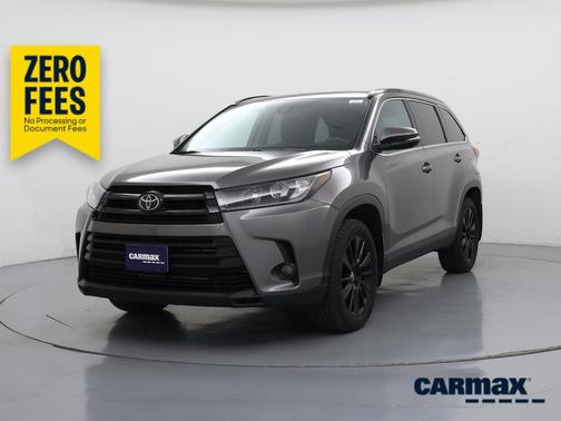 Gray 2019 Toyota Highlander SE