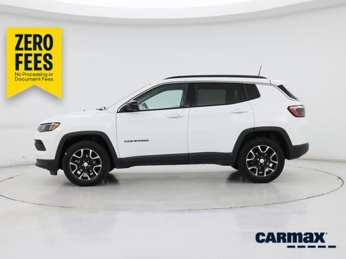 White 2022 Jeep Compass Latitude