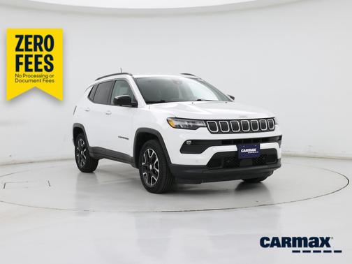 White 2022 Jeep Compass Latitude