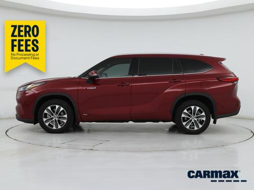 Red 2020 Toyota Highlander Hybrid XLE