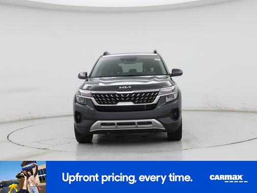 Gray 2023 Kia Seltos Nightfall