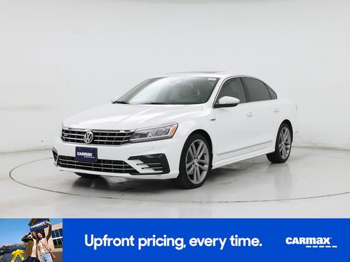 White 2019 Volkswagen Passat SE R-Line