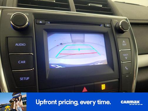 Pearl 2017 Toyota Camry SE