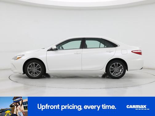 Pearl 2017 Toyota Camry SE
