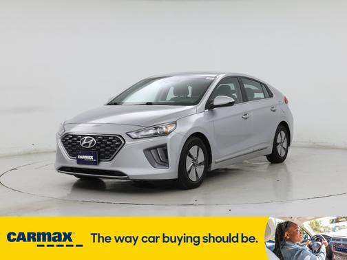 2022 Hyundai IONIQ Hybrid SE